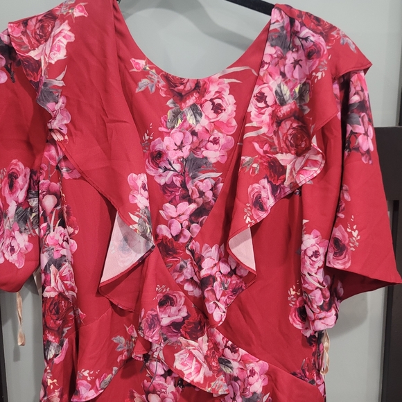 Fame & Partners Burgundy Red Floral flowy Tiered asymmetrical maxi dress 6 Small - Picture 4 of 15